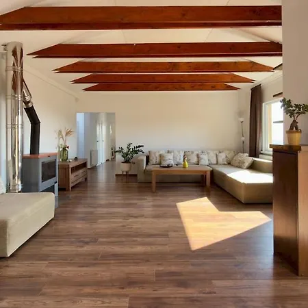 Priestranny S Velkorysym Vyhladom Apartman