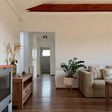 Priestranny S Velkorysym Vyhladom Apartmán *