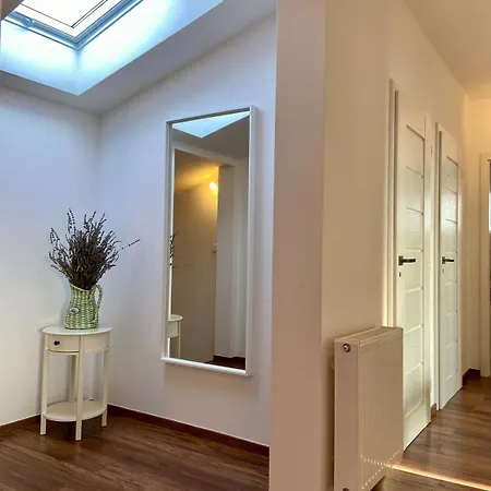 Priestranny S Velkorysym Vyhladom Apartmán