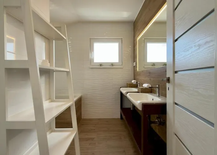 Priestranny S Velkorysym Vyhladom