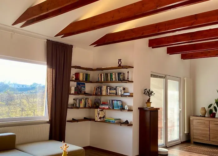 Priestranny S Velkorysym Vyhladom Récse