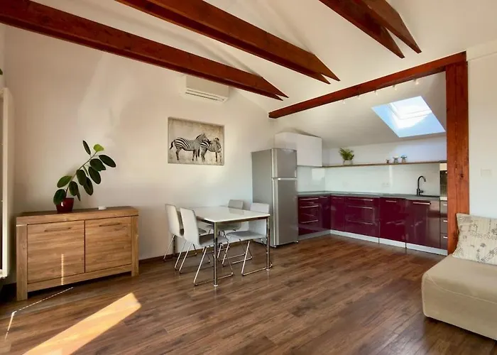 Priestranny S Velkorysym Vyhladom